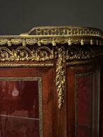 Vitrinekast - Hout, Antiek en Kunst