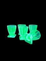 Drinkservies (5) - uranium glas, Antiek en Kunst