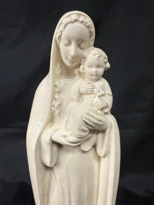 Goebel - Beeld, Moeder met kind - HM 68 Tmk1 - 30.5 cm -, Antiek en Kunst, Antiek | Boeken en Manuscripten