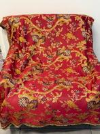 Lampasso-stof in Imperial Rood Zijde – Historische elegantie