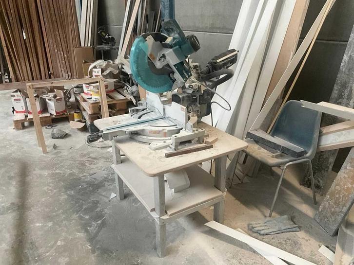 2021 Makita LS1219L Afkortcirkelzaagmachine, Bricolage & Construction, Outillage | Scies mécaniques