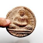 Gandhara Terracotta Votieftegel van Boeddha - 87 mm