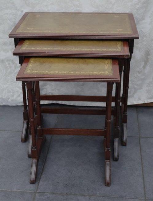 Table dappoint (3) - Acajou, Cuir - Trois tables dappoint, Antiek en Kunst, Curiosa en Brocante