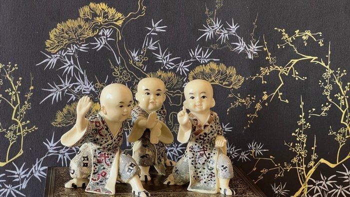 Dubbel breed. Geprint, geborduurd Japanse stof, bos van, Antiquités & Art, Tapis & Textile