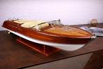 Maquette RIVA aquarama en bois Modélismes (67 cm.) 1:12 -
