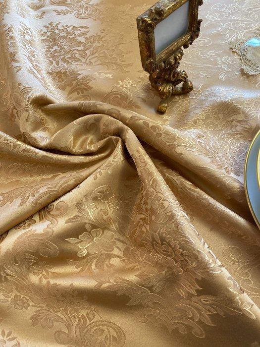 san leucio - Groot en waardevol damast tafelkleed van roze, Antiek en Kunst, Antiek | Meubels | Tafels