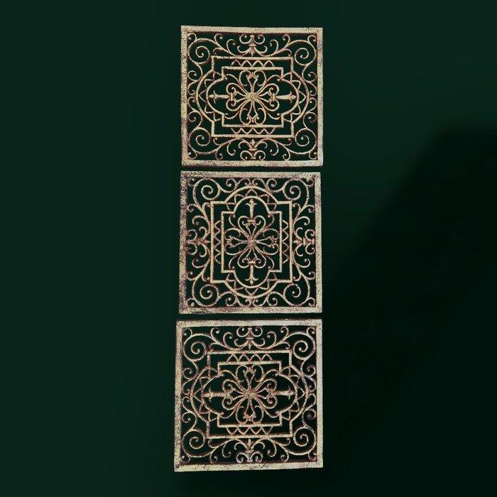 Decoratief ornament (3) - Wandornament luchtrooster -, Antiek en Kunst, Curiosa en Brocante