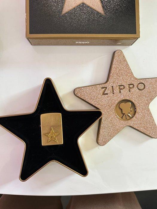Zippo - Aansteker - IJzer (gegoten/gesmeed), Verzamelen, Rookartikelen, Aanstekers en Luciferdoosjes