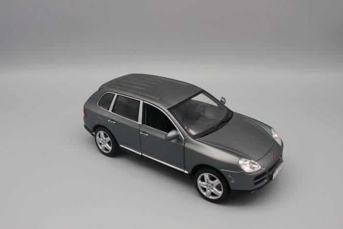 Maisto, Minichamps 1:18 - Model sportwagen (2) - Porsche, Hobby en Vrije tijd, Modelauto's | 1:5 tot 1:12