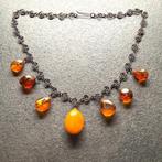 Oude ambachtelijke halsband met natuurlijke Baltische