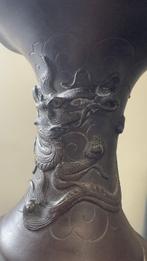 Bronzen vaas – Draagon- en vogelmotief – 42 cm - Brons -, Antiek en Kunst