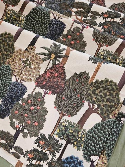 Katoenen decoratief Stoffen met exotisch bosprint –, Antiek en Kunst, Antiek | Tapijten, Tafelkleden en Textiel