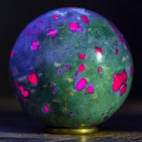 Kostbare Robijn Fuchsiet Bol - Verzamelaarsexemplaar -, Verzamelen, Mineralen en Fossielen