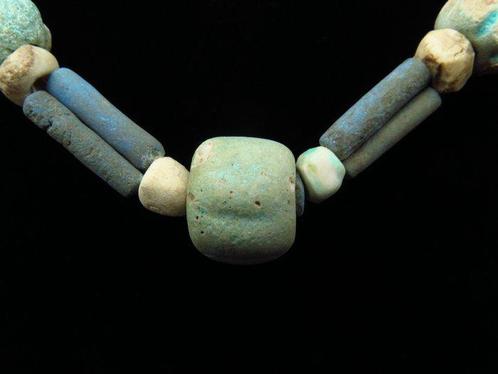Oud Egyptisch + Mesopotamisch Ketting gemaakt van, Handtassen en Accessoires, Antieke sieraden