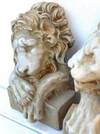 Figure - Paire de têtes de lion de mur - arenarie fondue, Antiek en Kunst