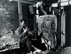 WEEGEE - Lonesome Tune A man playing the trumpet alone in a, Antiek en Kunst, Kunst | Schilderijen | Modern