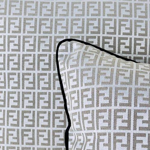 Fendi Casa - Nouvel ensemble de deux - Coussin, Antiek en Kunst, Antiek | Tapijten, Tafelkleden en Textiel