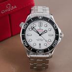 Omega - Seamaster Diver 300M CoAxial Master Chronometer -, Handtassen en Accessoires, Horloges | Heren, Nieuw