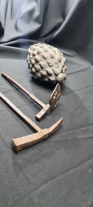 Deux marteaux à sucre Touareg et une citrouille en, Antiek en Kunst, Kunst | Niet-Westerse kunst