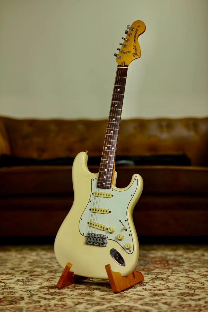 Fender Stratocaster MIJ 1985 | Vintage White, Muziek en Instrumenten, Snaarinstrumenten | Gitaren | Elektrisch, Verzenden