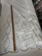 Gordijnstof van Franse tule met borduurwerk, Stijl