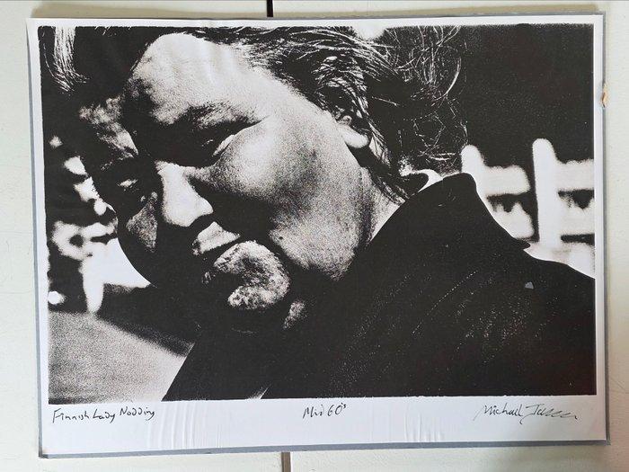 Michael Joseph (1941-) - Finnish Lady Nodding, Antiek en Kunst, Kunst | Designobjecten