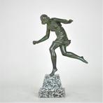 Pierre le Faguays - sculptuur, Femme à la balle - 32 cm -