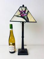 Tafellamp - Tiffany stijl “Art Nouveau” lamp - Glas-in-lood, Antiek en Kunst