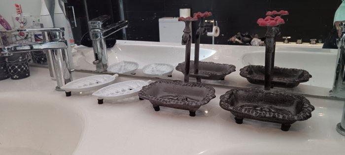 Bidet (4) - fer forgé - 2 ensembles de porte-savon, Antiek en Kunst, Kunst | Designobjecten