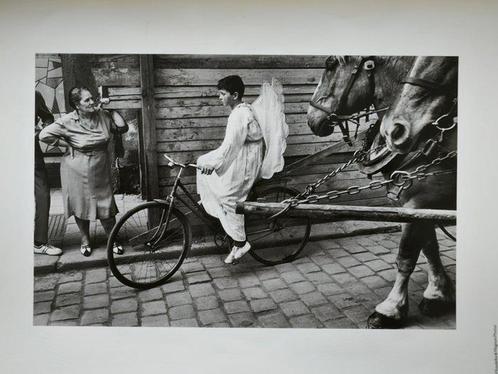 Josef Koudelka - Carnival in Olomouc, Czechoslovakia, 1968., Antiek en Kunst, Kunst | Schilderijen | Modern