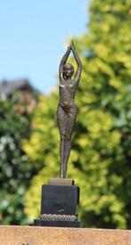 Sculpture, scarab lady - 49 cm - marbre en bronze
