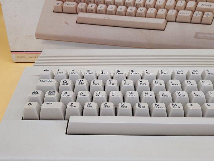 Commodore 64C - Computer - In originele verpakking, Games en Spelcomputers, Spelcomputers | Overige Accessoires