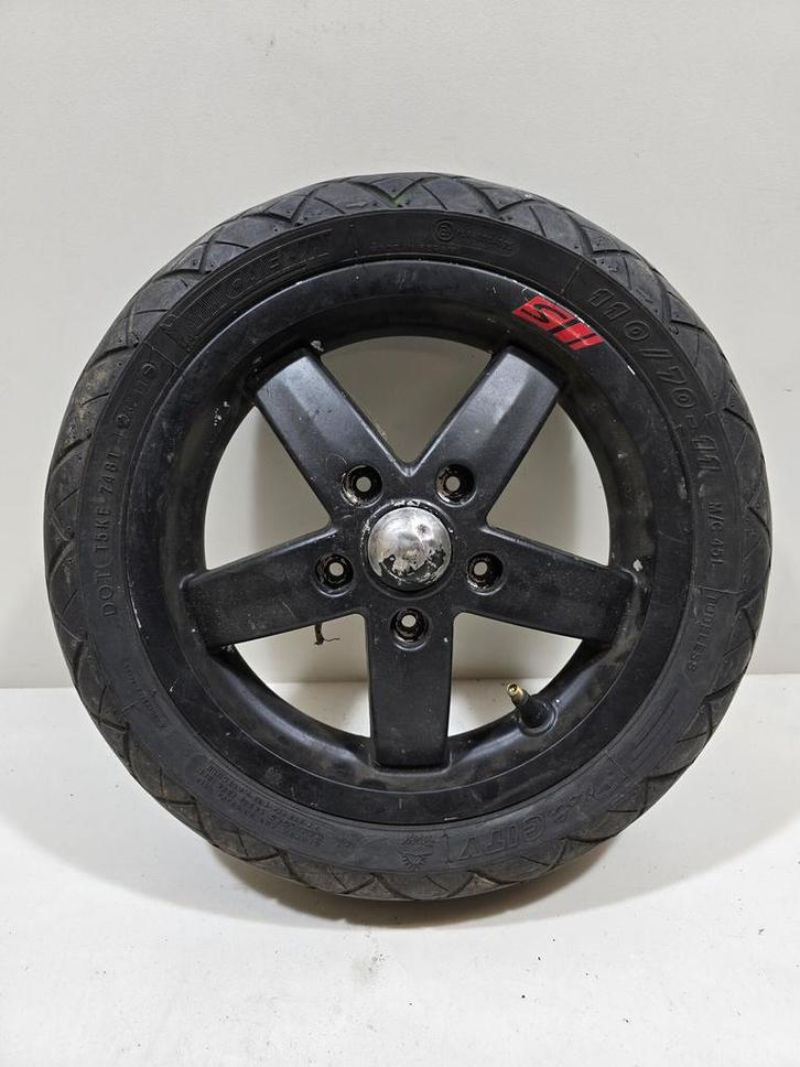 Vespa LX S / Voorwiel Zwart band slecht S sticker, Fietsen en Brommers, Brommeronderdelen | Scooters, Frame, Overige merken, Ophalen of Verzenden