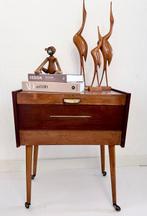 Naaidoos - Hout, Messing