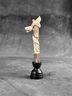Sculpture, NO RESERVE PRICE - Stunning Snake carving from a