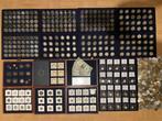 Wereld. Lot de 7 kgs et 320 monnaies dont Argent coffret et, Postzegels en Munten