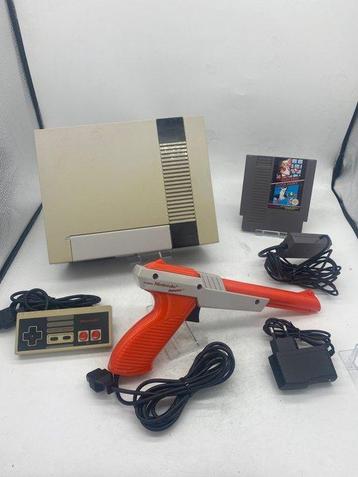 Nintendo - Nes - 8bit 1985 - PAL - Including Zapper - Cables beschikbaar voor biedingen