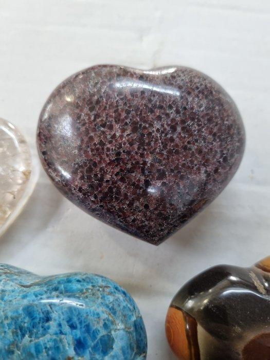 Gros lot avec des cœurs en cristal, de différents minéraux,, Collections, Minéraux & Fossiles