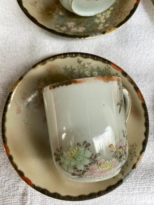 Six export coffee cups and saucers decorated with flowers, Antiek en Kunst, Antiek | Overige Antiek