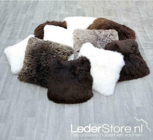 Lederstore.nl | Schapenvacht kussens, dierenhuid sierkussens, Maison & Meubles, Accessoires pour la Maison | Coussins, Enlèvement ou Envoi