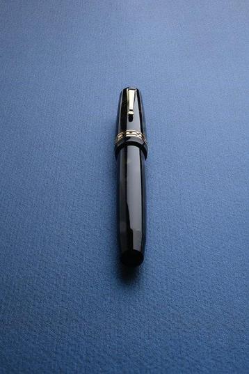 Radius 1934 - Radius 1934, Roccia Marina Gold Trim - Stylo à beschikbaar voor biedingen