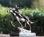 Sculpture, bronzen beeld van een valkyrie. - 26 cm - marbre, Antiek en Kunst