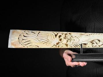 PAS DE PRIX DE RÉSERVE - Grande et patinée sculpture en bois