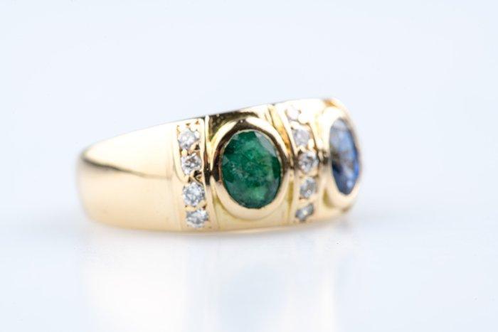 Ring - 18 karaat Geel goud - 3.25ct. tw. Saffier - Smaragd, Handtassen en Accessoires, Ringen
