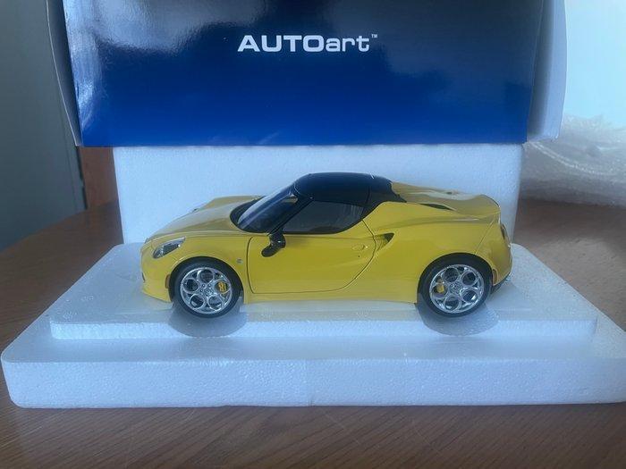 Autoart 1:18 - Modelauto - Alfa Romeo 4C Spider, Hobby en Vrije tijd, Modelauto's | 1:5 tot 1:12
