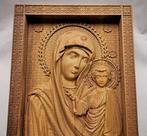 Icoon - Prachtelijk houtsnijwerk van het Kazan-icoon van de