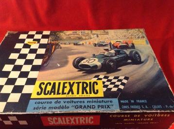 Scalextric - made in France by Lines Freres SA Calais - beschikbaar voor biedingen