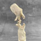 Snijwerk, NO RESERVE PRICE - A pair of Eagle carving from a