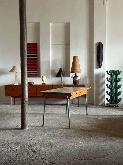 Bureau - Hout, Staal - met stoel en lamp, Antiek en Kunst, Antiek | Meubels | Stoelen en Sofa's