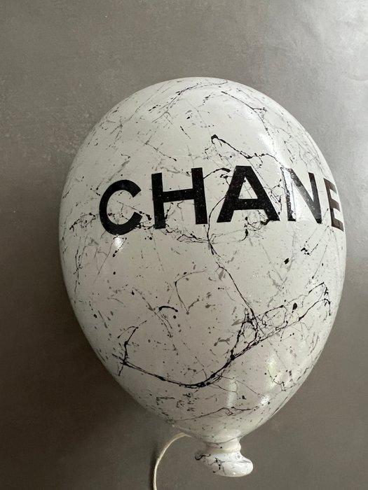 MVR (XX) - Chanel Ceramic Balloon (Marble), Antiek en Kunst, Kunst | Designobjecten